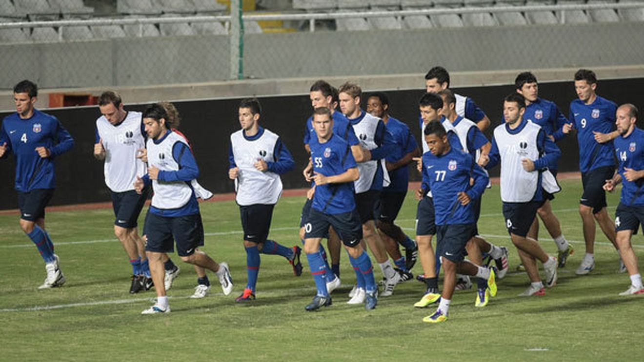 O situație stânjenitoare pentru Steaua, înaintea meciului cu Haifa!** Jucătorii au fost nevoiți să doarmă pe saltele în camere matrimoniale