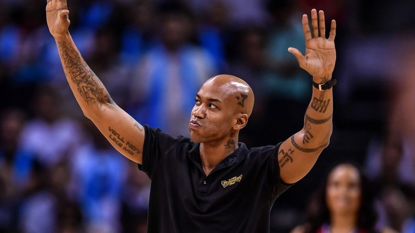 Un fost baschetbalist a donat 10 milioane de măști pentru orașul New York. De unde a cumpărat stocul impresionant