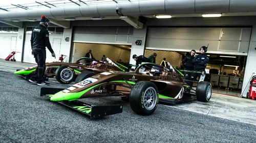 Premieră în sportul românesc cu 4 roți! Cine e bucureșteanul care va rula în Formula 4 pentru nemții de la PHM Racing. SPECIAL