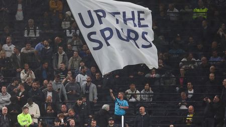 Cât i-a costat pe englezii veniți în vizită o felie de pâine cu ceapă și untură! "Această porcărie este prea scumpă"