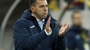 Contra, făcut praf: "Vorbește dăncileza și înjură ca un derbedeu!" Atac dur la selecționer | FOTO