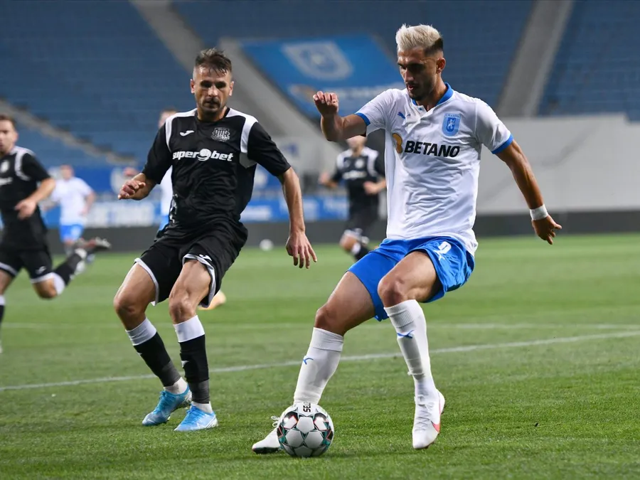 Ovidiu MIhalache (în negru) joacă la Poli Iași de opt sezoane