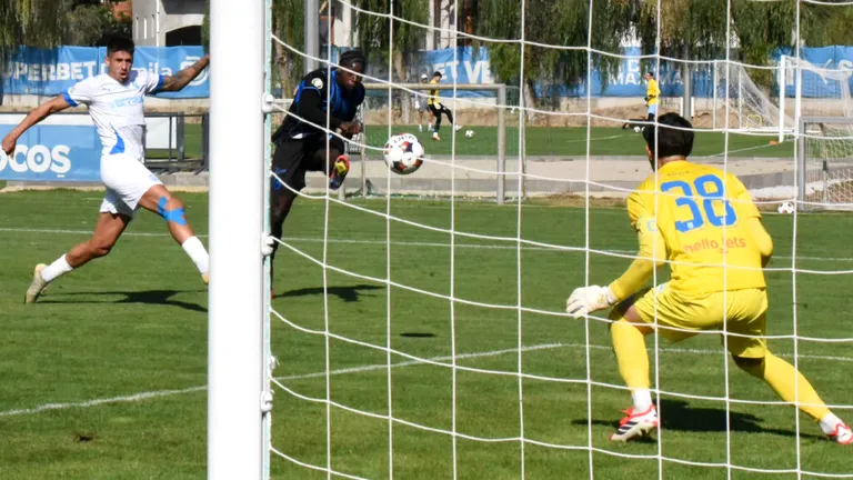 Universitatea Craiova şi-a spulberat ”satelitul” într-un amical disputat la baza ”Ilie Balaci”. Iamandache a revenit după accidentare, brazilianul Joao Andrade a debutat