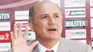 În loc să răscumpere Rapidul, Copos își face bloc de 5 mil. â‚¬