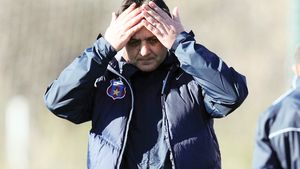 Emeric Ienei: "Lăcătuș nu ar trebui să aibă obiectiv!"