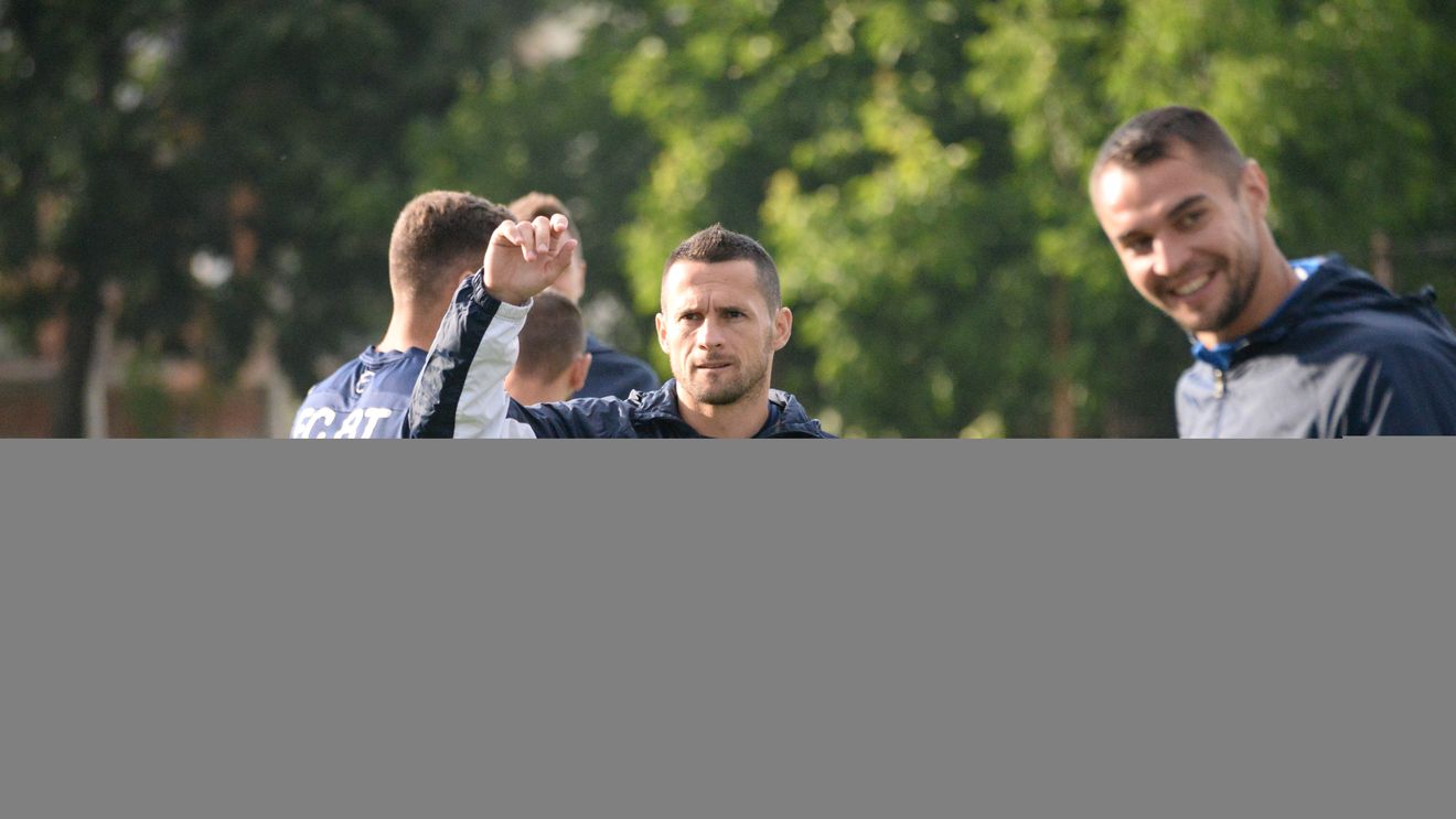 Situație gravă la un club din Liga 1: un jucător vrea să-și DEMITĂ‚ antrenorul. Patronul echipei confirmă incidentul
