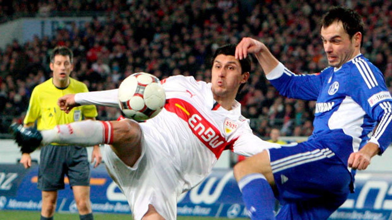 Presa franceză scrie că "indezirabilul" Marica e din nou aproape de PSG!** Vezi cât cere Stuttgart pentru el