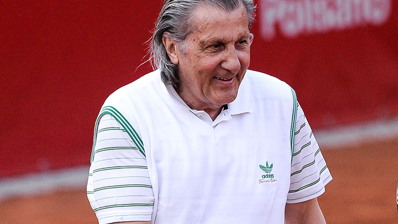 Ilie Năstase nu se dezminte! Reporter: "Ați luat legătura cu fetele din echipa Marii Britanii?" Năstase: "Ce să fac cu ele? Una e gravidă, cealaltă e ocupată"