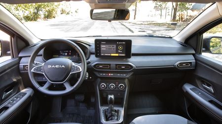 Un taximetrist s-a dus cu Dacia lui în service și nu i-a venit să creadă ce a descoperit, deși reprezentanța îi spusese că mașina n-are nicio problemă