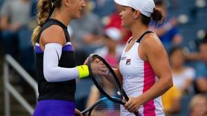 Ashleigh Barty, la un pas să-și apere trofeul câștigat anul trecut la US Open. Barty și Azarenka s-au calificat în finala probei feminine de dublu 