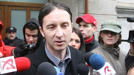 Meci**, nu tribunal!