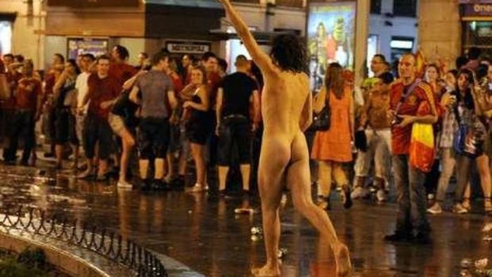 VIDEO** Extaz la Madrid: 'Nebunie în pielea goală'** Incidente la Magdeburg!