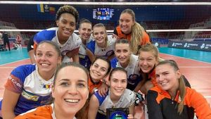 Volei: CSM Tărgoviște la feminin și Dinamo la masculin merg mai departe în Europa. Știința Bacău, două eșecuri clare în Serbia