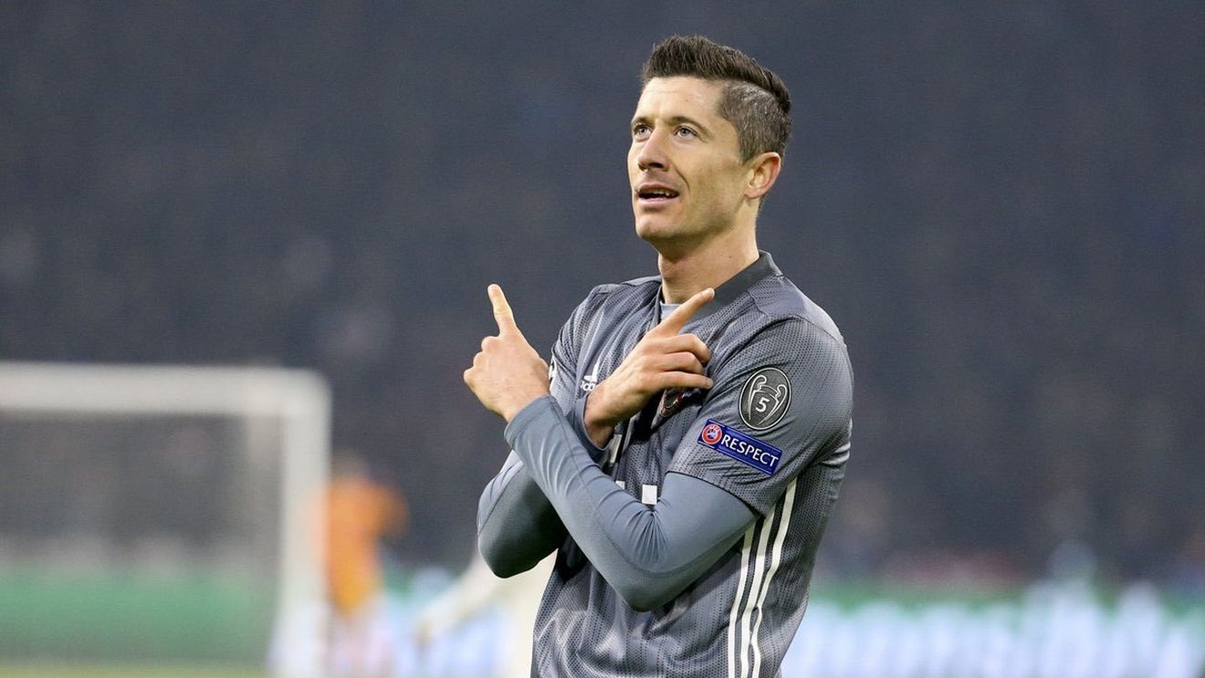 Șase goluri, două penalty-uri și două eliminări. Ajax și Bayern remizează spectaculos și merg la braț în „optimile" Ligii Campionilor. Cronica meciului