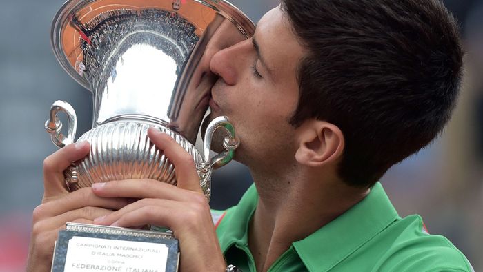 Gest superb făcut de Nole. Djokovic a donat premiul de la Roma pentru ajutorarea inundațiilor din Serbia