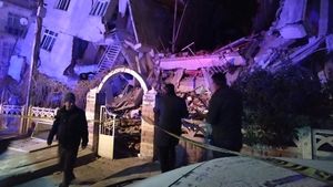 Cutremur de 6.8 grade pe scara Richter în Turcia! Dezastru în Elazig: Case prabușite, zeci de morți și sute de răniți! Reacția președintelui Erdogan + Imagini șocante | VIDEO
