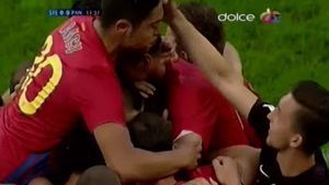 VIDEO: Raul Rusescu a deschis scorul în partida cu Pandurii cu un șut superb la colțul scurt!** Atacantul Stelei a ajuns la 20 de goluri în campionat
