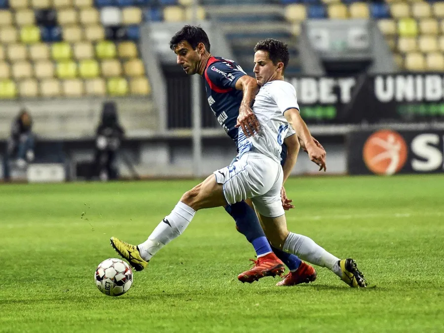 Bulgarul Antoni Ivanov (25 de ani) este pus și el pe lista neagră a Universității Craiova. Corneliu Papură va lua decizia finală