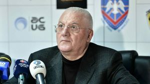 Noul puști fenomen de la Gică Hagi e direcționat pentru un transfer istoric la FC Barcelona! Mijlocașul de 16 ani a stârnit admirația lui Mitică Dragomir: „Pletosul ăla de la Farul e singurul care poate ajunge acolo”