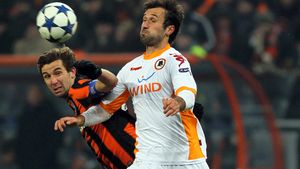 Gestul lui De Rossi are o explicație!** Lucescu știe MOTIVUL pentru care Srna a fost lovit de italian în plină figură