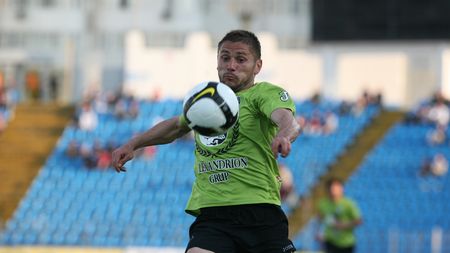 Frunză, accidentat de Varga** la antrenamentul oficial al Unirii!