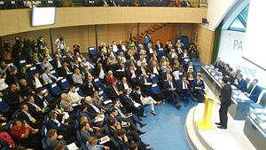 Cum i-a "ras" Burleanu dintr-o lovitură, cu susținerea "oamenilor de fotbal", pe Lupescu, Chivu și Marica. Modificările care le interzic celor trei foști internaționali să candideze la șefia FRF au fost votate de Adunarea Generală fără să fie discutate!