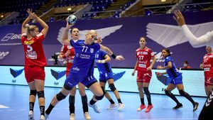 Transferul Crinei Pintea la Gyor a fost confirmat oficial! Prima reacție a jucătoarei: „Da, știrile sunt adevărate”. Campioana Europei va fi antrenată de fostul selecționer al României
