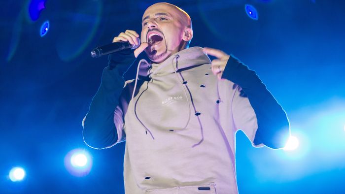 A venit răspunsul trupei Voltaj pentru elevele lui Ambros Martin. VIDEO | Mesajul emoționant pe care l-a transmis Călin Goia în timpul ultimului concert