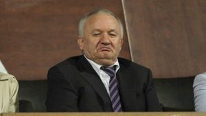 Adrian Porumboiu l-a desființat pe Mihai Stoica. De unde a pornit conflictul. „Un paharnic bun. E flexibil ca un vârf de undiță”