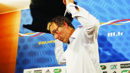 Blanc:** "România vine să ne bată!"