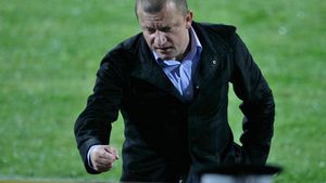 Dorinel nu vrea să fie martor la scufundarea unei alte campioane!** Antrenorul ia în calcul plecarea de la Galați: "Evitarea retrogradării nu mă motivează"