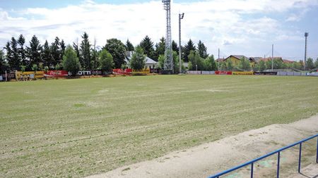 FOTO** Suntem la un pas să ne facem de RÃ‚SUL Europei! AICI va juca Spania! La Mogoșoaia, terenul e mai mult nisip decât gazon