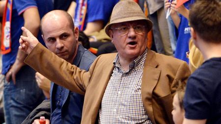 Dragomir a găsit "portița" care poate păstra Rapidul în prima ligă:** "O facem așa, pe picior" 