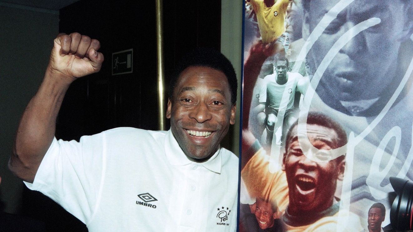 Unicul fotbalist român care a fost coleg cu Pele: „Și-a făcut semnul crucii”. Ce scria legenda braziliană în autobiografia sa