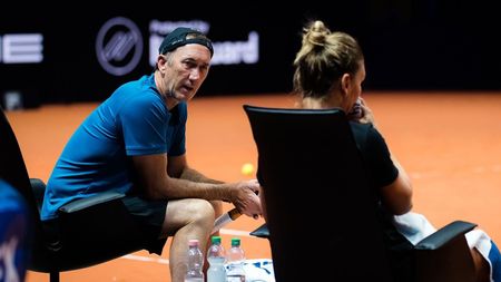 A fost trădată Simona Halep de Darren Cahill? Ce i-a spus australianul româncei înainte de a bate palma cu Amanda Anisimova