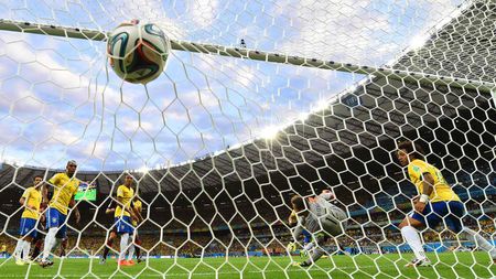 Blatter vine cu soluții pentru organizarea pe timp de iarnă a Mondialului din Qatar. "Mutăm finala Ligii Campionilor în iunie"