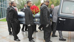 FOTO Zeci de persoane au asistat la funeraliile lui Chauncey Hardy