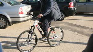 "Lăcătuș poate să revină la Steaua doar deghizat în fotograf"