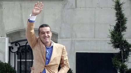 Becali: "Și Prepeliță e făcut! Avem echipă mai tare decât naționala"** Încă doi atacanți și un playmaker sunt anunțați la Steaua