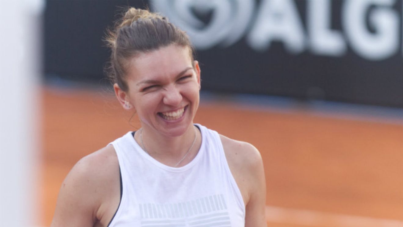 Corespondență din Roma | Surpriză pentru Simona Halep la finalul primului antrenament. Sparring partnerul italian i-a luat primul autograf. "Darren mi-a spus special că ea vrea să încerce această nouă lovitură pentru meciuri. Autograful l-am luat pentru că..."