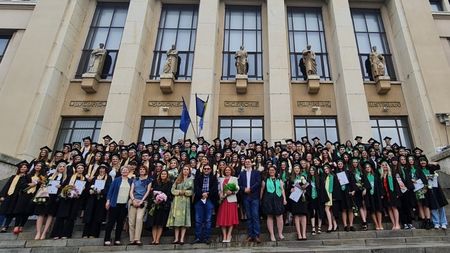 Admitere online la Facultatea de Jurnalism și Științele Comunicării (FJSC). Câte locuri vor fi scoase la buget și la taxă 