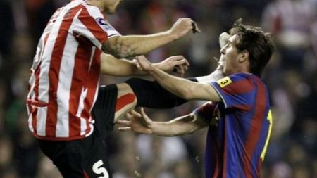 VIDEO** Barcelona în stare de șoc: Messi aproape să fie mutilat!