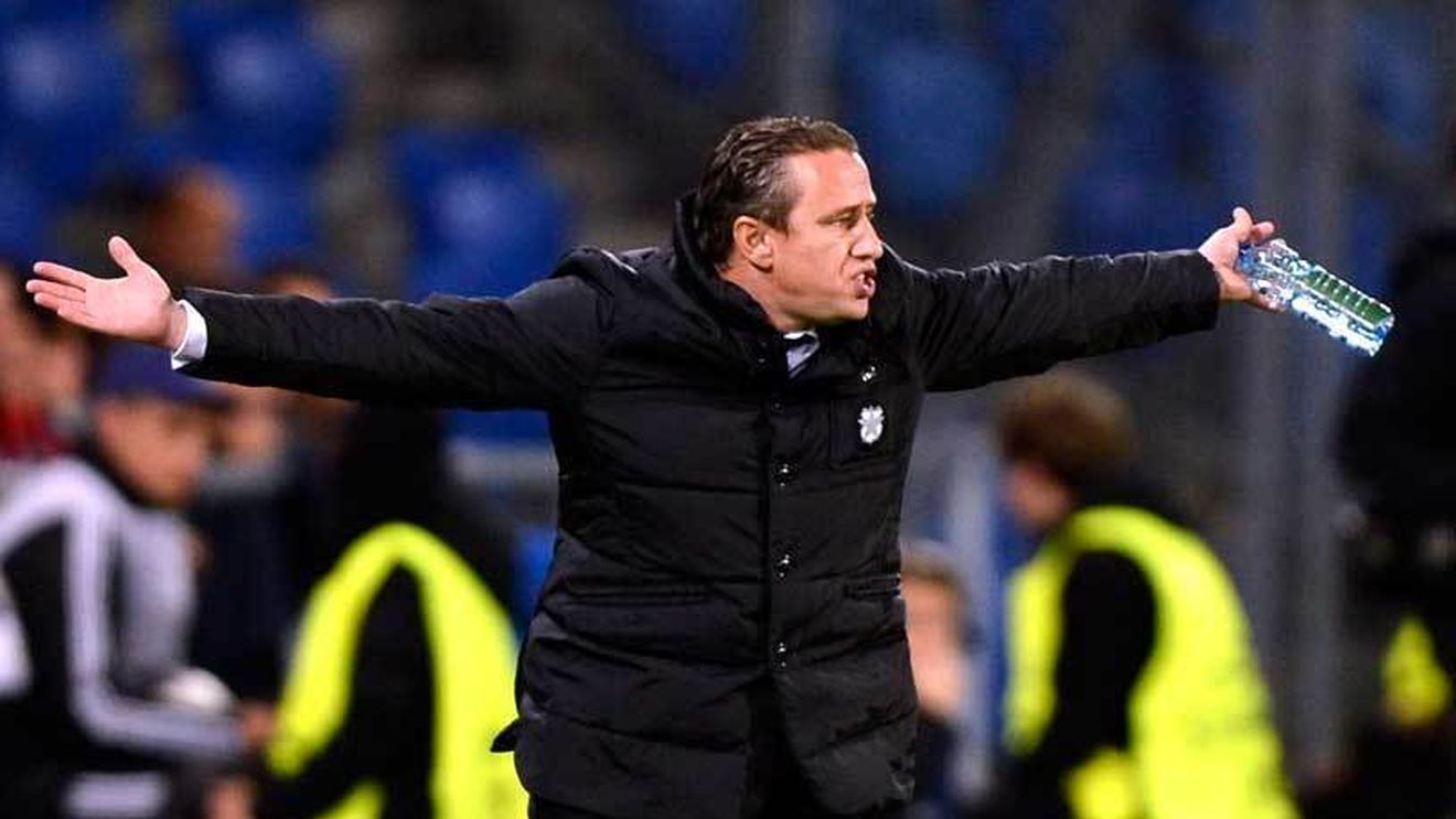 Reghecampf le răspunde rivalilor din Liga 1: "Nu e normal ce se întâmplă! Nu vrem asemenea mizerii în lupta pentru titlu"