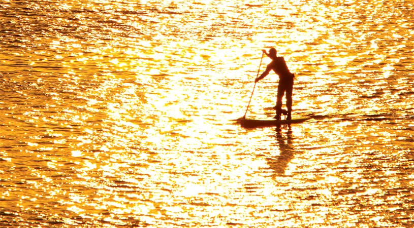 TIMP LIBER | Stand Up Paddle, pe scurt SUP: sportul care se învață în 10 minute