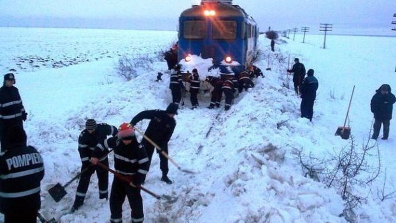 9 fotbaliști de la Oțelul sunt IZOLAȚI într-un tren în câmp de aproape 20 de ore! Restul jucătorilor au ajuns în Spania