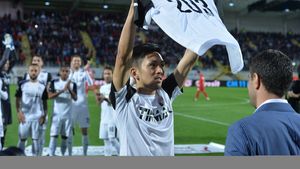 Cea mai frumoasă poveste! Seto Takayuki, omul care a jucat în Liga 3 pentru Astra, a ridicat deasupra capului trofeul de campion: "E cel mai frumos moment din cariera mea. Merg în Japonia cu medalia"