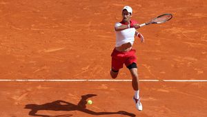 Novak Djokovic a întrerupt o serie de trei înfrângeri. Și-a distrus conaționalul, la Monte Carlo, în mai puțin de o oră, la revenirea pe zgură