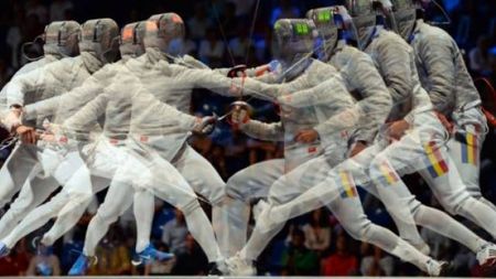 Ebola, maladia care a făcut 1.900 de victime în Africa până luna trecută, dă sportul peste cap. Sabrerii lui Covaliu nu mai pleacă în Dakar, la prima etapă a Cupei Mondiale. "Decizia a fost luată și din cauza răpirilor"