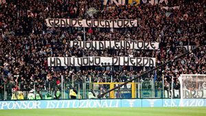 Ce lovitură îi pregătește AS Roma rivalei Lazio!** Americanul Palotta vrea să aducă pe banca formației giallorosa un fost idol al lazialilor: îl momesc cu 5 milioane â‚¬