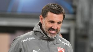 Ce se întâmplă cu Alex Musi înaintea derby-ului Dinamo – Rapid. Anunțul lui Kopic